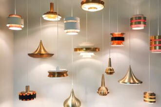 Saugroboter mit Absaugstation