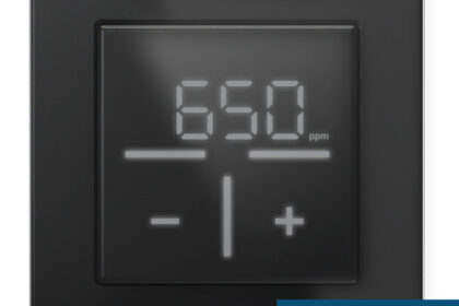 Homematic IP Glas-Wandthermostat mit CO2-Sensor schwarz